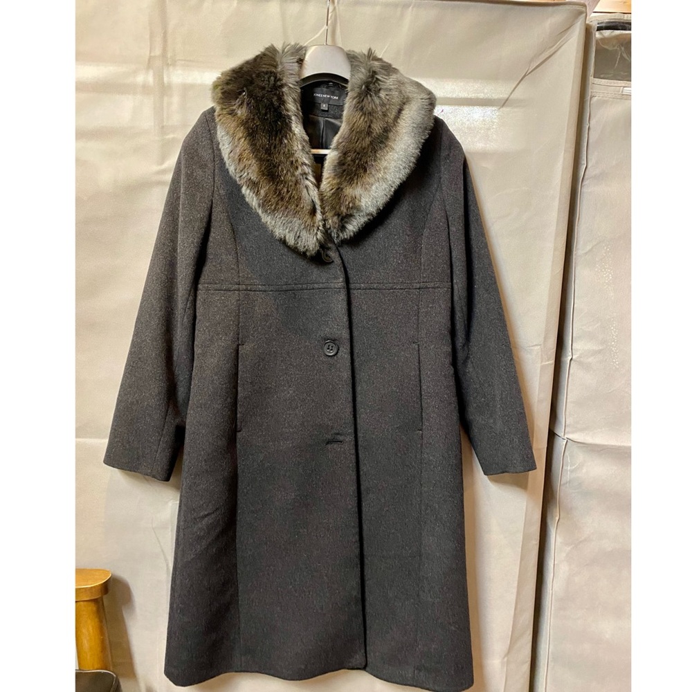 Jones New York Women’s Coat Size 8